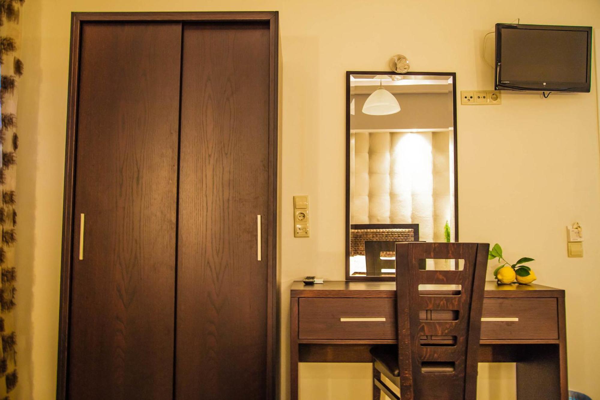 Studios Ristas 2 Parga Bilik gambar
